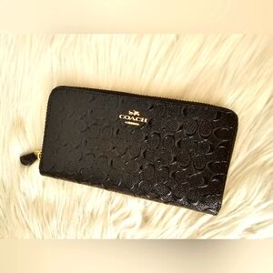 COACH ACCORDION ZIP WALLET IN SIGNATURE LEATHER F54805 GOLD/BLACK